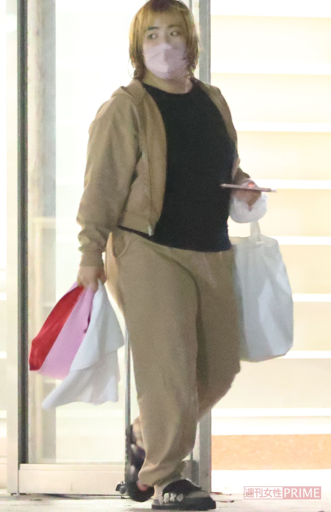 撮影中は演技で圧倒するも、帰る直前まで仲間を笑わせていたゆりやんレトリィバァ（2022年）