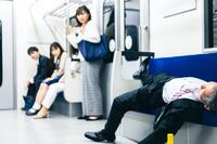 新幹線・電車に出現するモンスター客にガマンの限界！ダイアン津田にヒコロヒーも遭遇した迷惑行為、もっと…