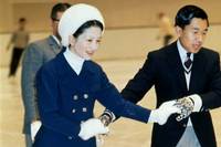 美智子さま奇跡の瞬間をカメラマン振り返る！発煙筒、火炎瓶にも毅然とした対応を