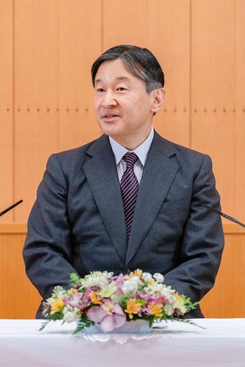 2月23日に公表された陛下の会見では、秋篠宮殿下の意向に沿ったおことばを