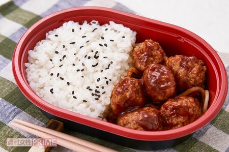 だけ弁当第2弾・ミートボール弁当。これまた売れて現在97万食のヒットに