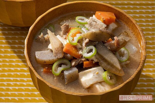具だくさん豚汁　根菜の中でもごぼうは低糖質。豆腐とみそでイソフラボンを摂取。（撮影／廣瀬靖士）
