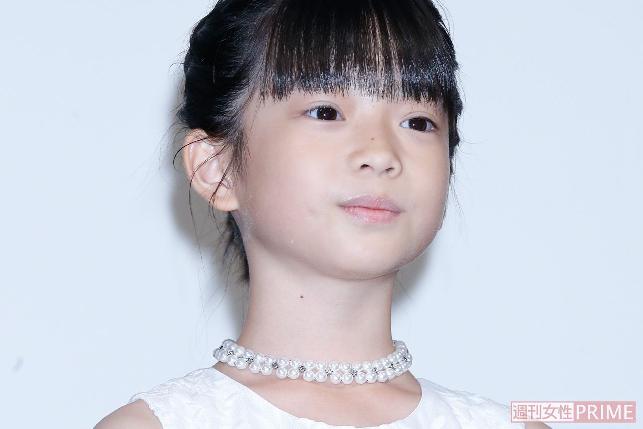 芸能活動は1歳からという白鳥玉季。ドラマ初出演は『とと姉ちゃん』だった