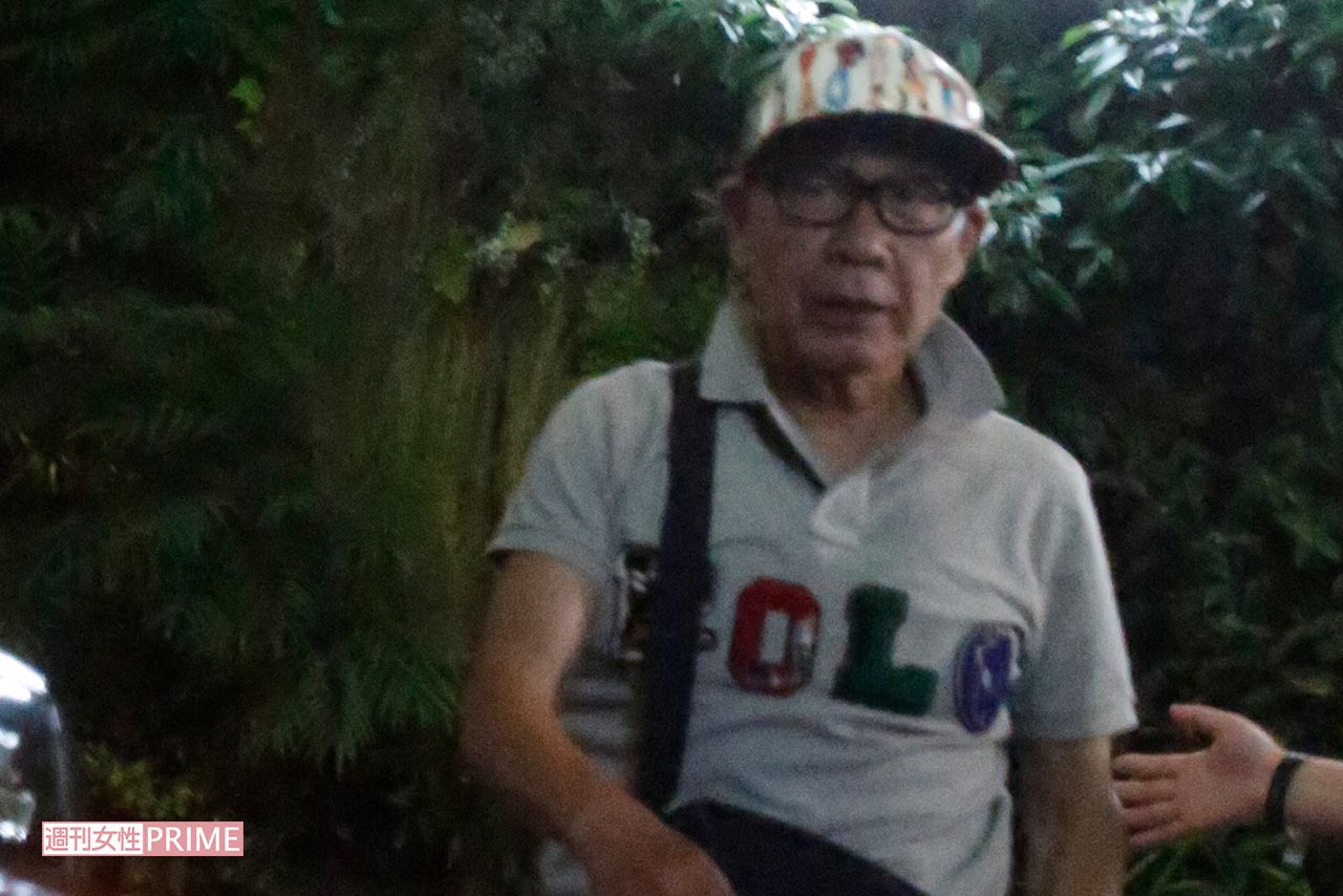 ファッションからして弾けているでんでん