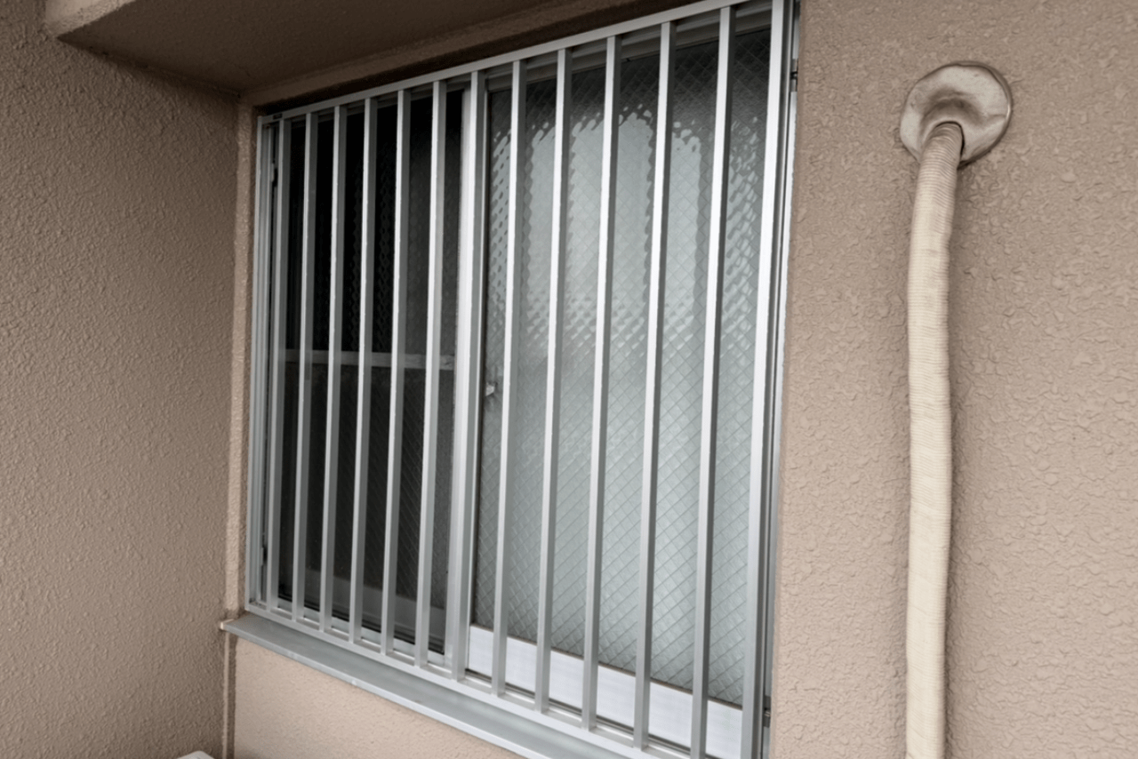 団地内の広瀬剛容疑者宅は、ひっそりと静まりかえって