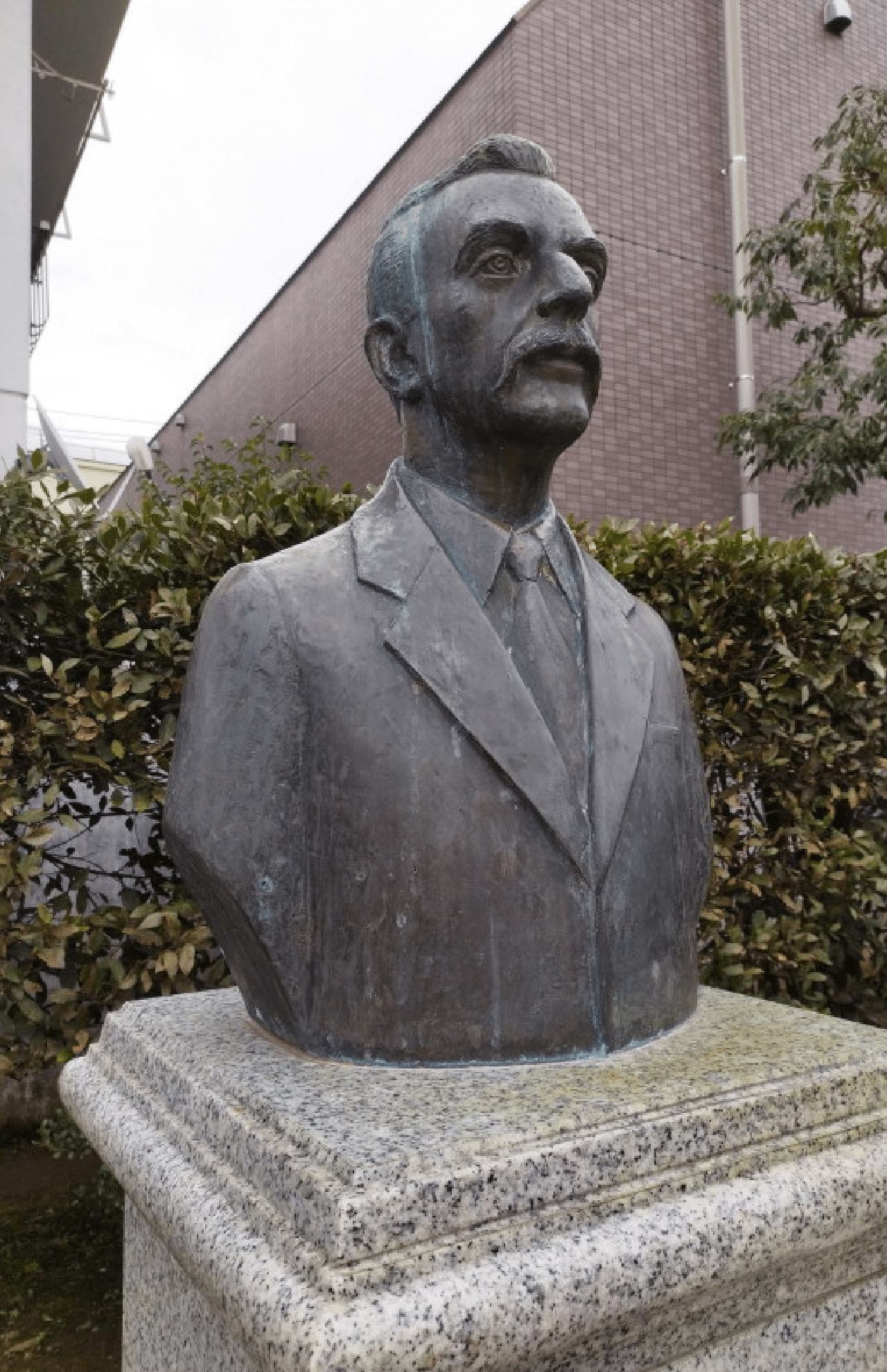 小泉八雲胸像（写真／古沢保）