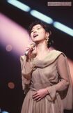 '89年07月、メガロポリス音楽祭で熱唱する明菜
