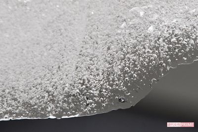 気泡の多さが特徴。パチパチと空気がはじける音が　撮影／渡邉智裕