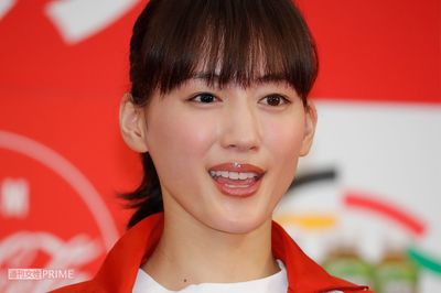 綾瀬はるか、ノ・ミヌとの交際報道を「あえて本人の口で否定」した意味