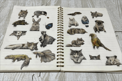 晴夏さんの手帳にはたくさんの動物のイラストが