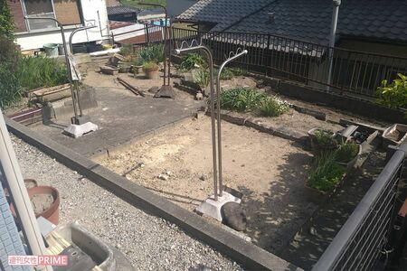 乳児の遺体が遺棄されていた実家の庭