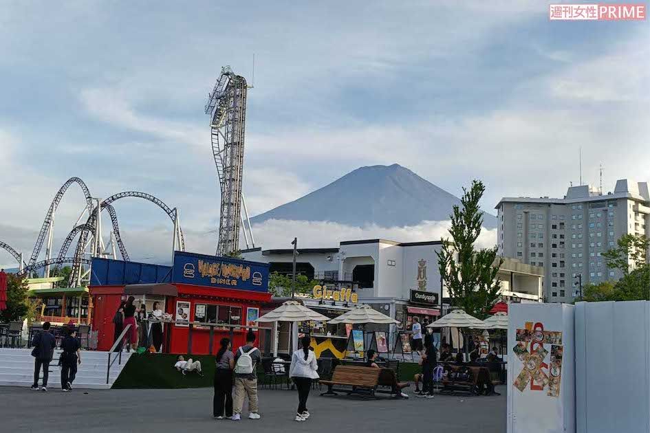 《富士急ハイランド》タイパ・コスパ抜群の『分身くん』を開始も「信頼無くなる」「これは酷い」“AIイメー…