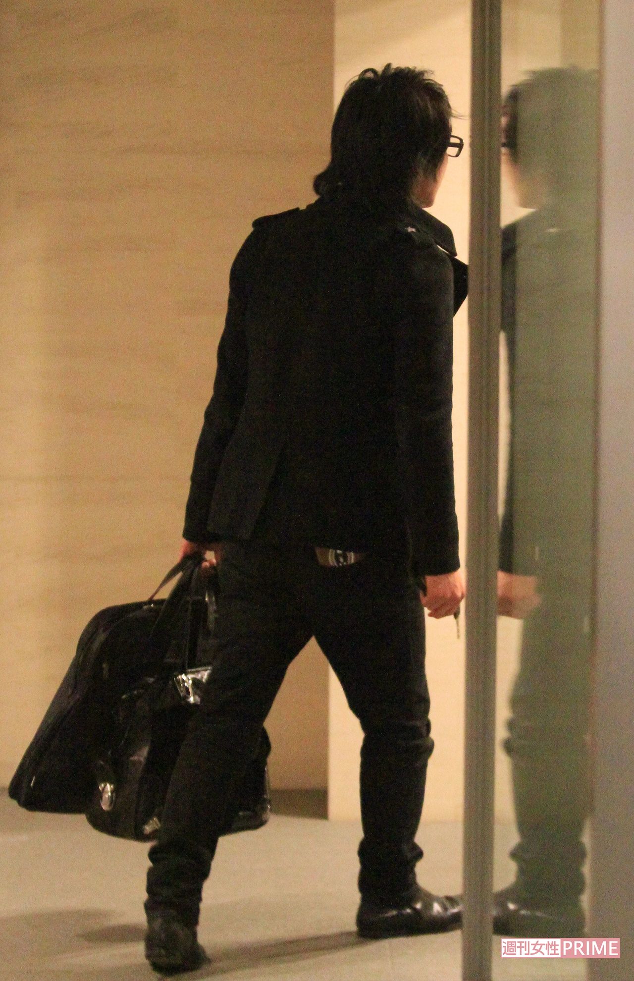 週刊女性の直撃取材を受ける、麒麟・川島明