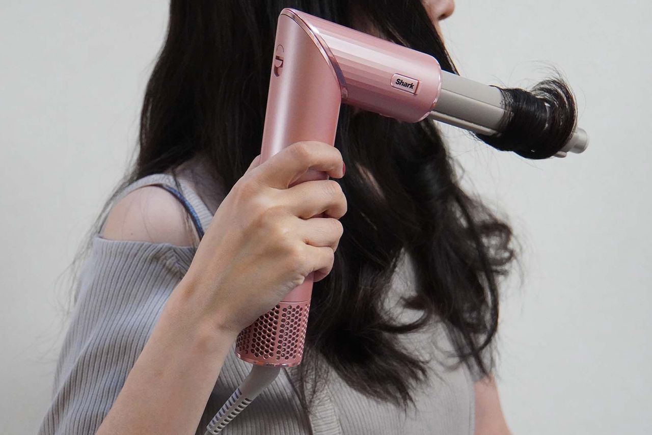 シャークフレックススタイル（シャークビューティー）持ち運びやすいスティック状で話題！