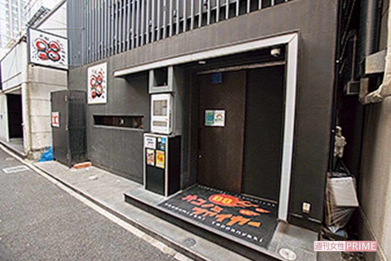 大阪お好み焼き・鉄板焼き88 有楽町本店　撮影／齋藤周造