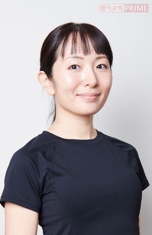 なっちゃん先生●幼顔専門家。表情筋をゆるめて育てる施術「幼顔メソッド」で人気の「UENOYAMASALON」オーナー。俳優やアナウンサーなど著名人からも支持を受け、予約は半年待ち。著書に『一生老けない顔になる　幼顔メソッド』（主婦の友社）。撮影／山田智絵