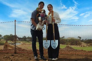 不動産開発会社のHPに掲載されていた、大谷翔平と真美子夫人が参加したハワイの高級リゾートのお披露目式（現在は削除済み、写真は一部編集部で加工）