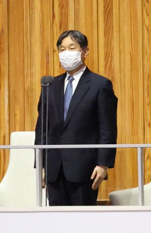 東京オリンピックの開会式の会場で開会を宣言された陛下（'21年7月23日）