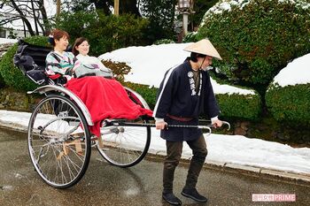 人力車に乗って、兼六園周辺をグルリ　撮影／山田智絵