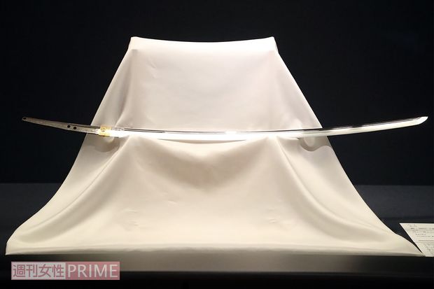 鎌倉時代中期に作られた国宝の太刀「国行」。明石松平家に伝来したことから「明石国行」とも呼ばれる。展示は6月30日まで