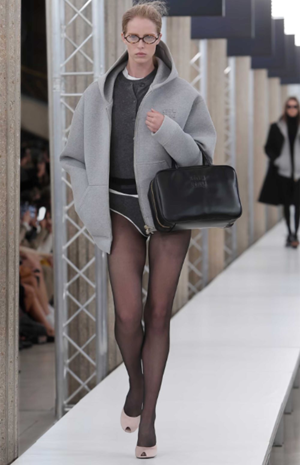 『miumiu』の2023年秋冬コレクション（公式ホームページより）