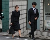 藤本美貴&庄司智春夫妻お受験ルックで参戦