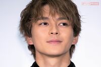 眞栄田郷敦「毎回、彼女の話」“ベタ惚れ”女優・二階堂ふみへの重すぎる愛に周囲は困惑も…コラボ写真集企…