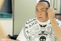 演歌歌手・細川たかしを知る6つのこと「楽屋にキティちゃん」ファッションだけじゃない癖のある“ルーティ…