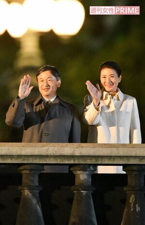 皇居前広場で行われた天皇陛下のご即位を祝う国民祭典では涙を見せられる場面も。令和元（2019）年11月