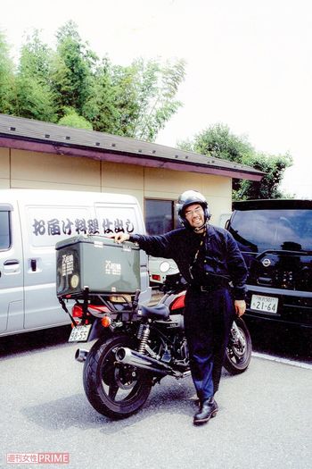 2007年、千葉で行われた指定暴力団トップの襲名盃にて、故・中村龍生カメラマンが「たまには鈴木君も撮ってやるよ」とスナップしてくれた1枚