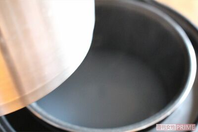 ざる釜の下には、デンプンを含んだお湯が残っている