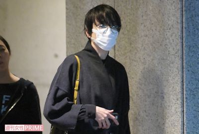 宮沢りえ「どっちがいい？」森田剛と銀座の常連店『B』で堂々買い物デート