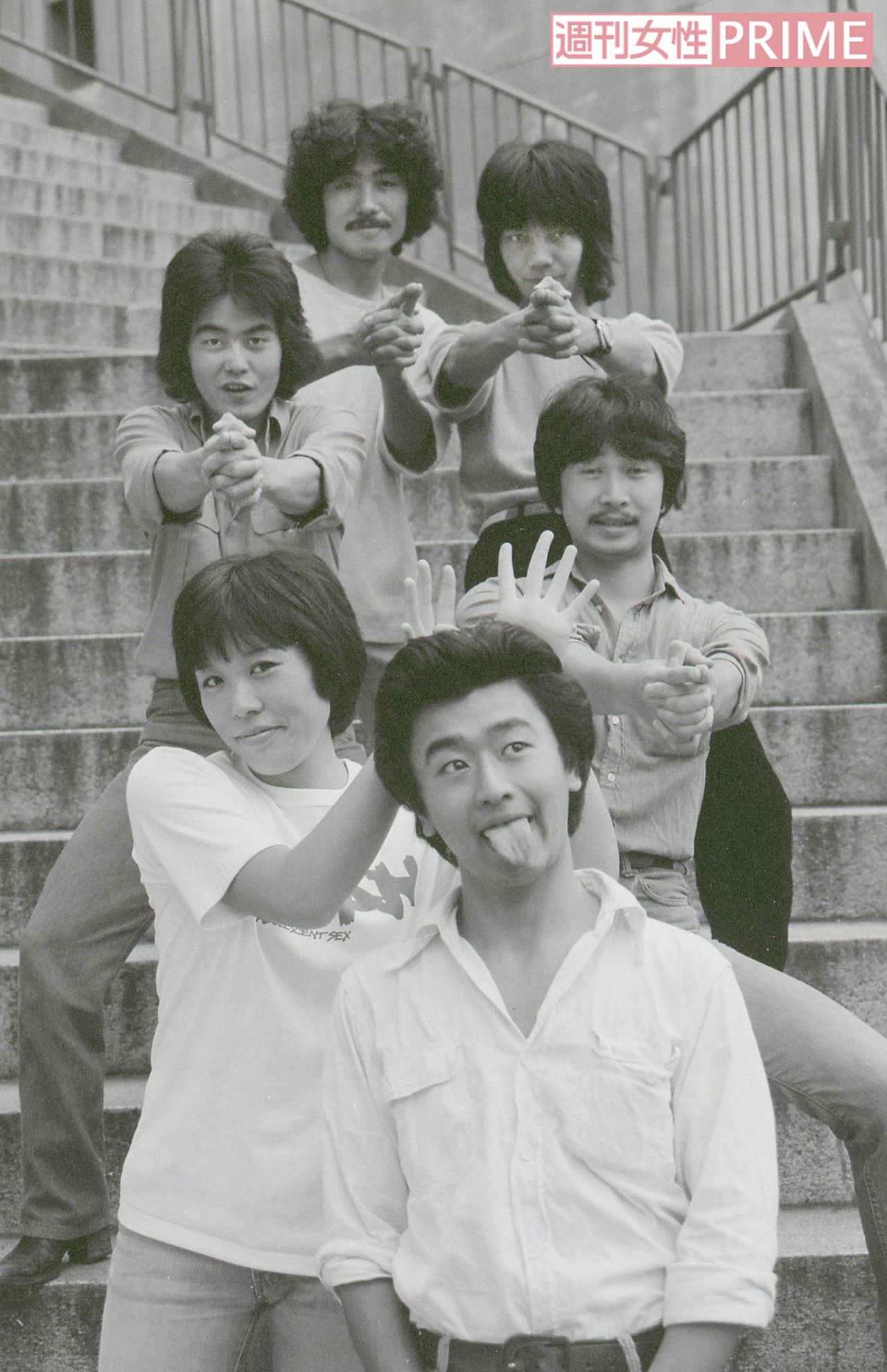 デビュー直後の右後ろから時計回りに大森、関口、桑田、原、松田、野沢