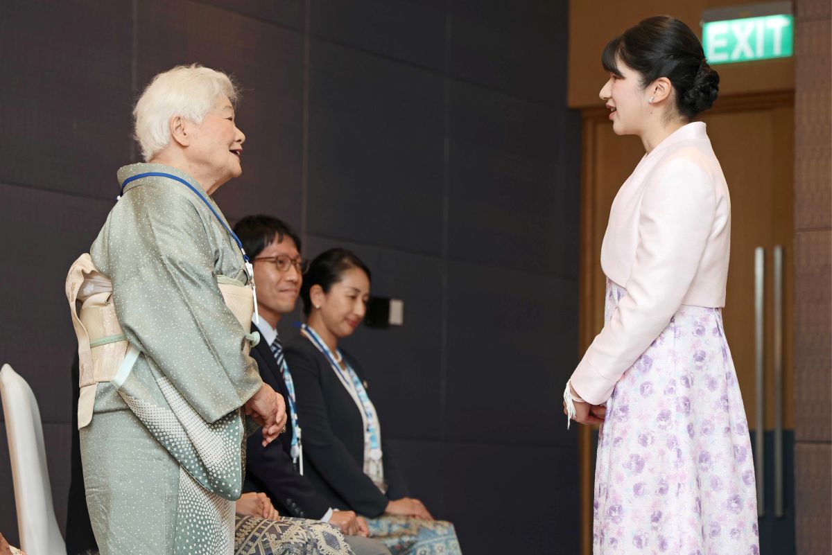 冨永幸子さんと懇談される愛子さま