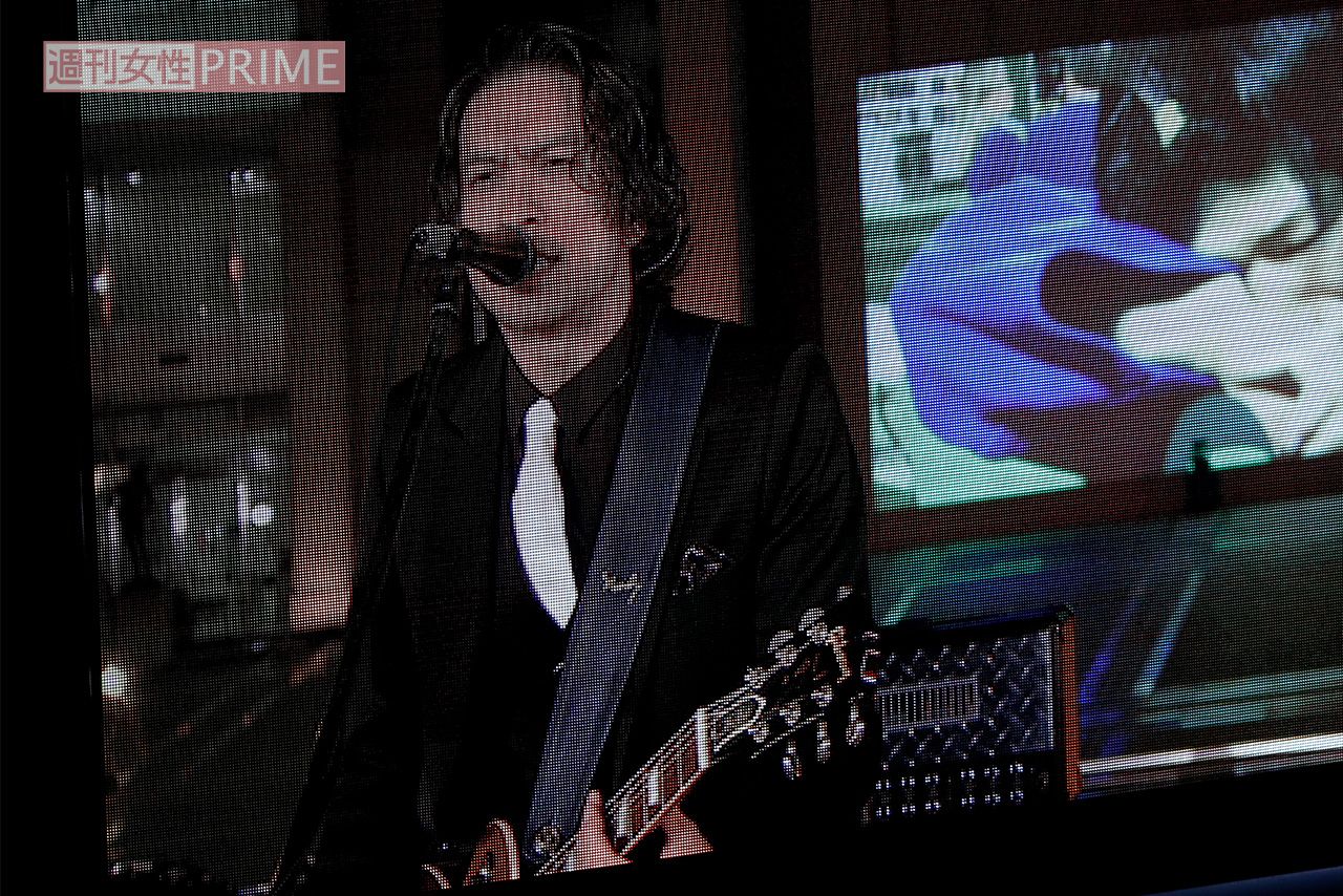 2016年のNHK紅白で、都庁前から中継で歌ったTOKIOの5人