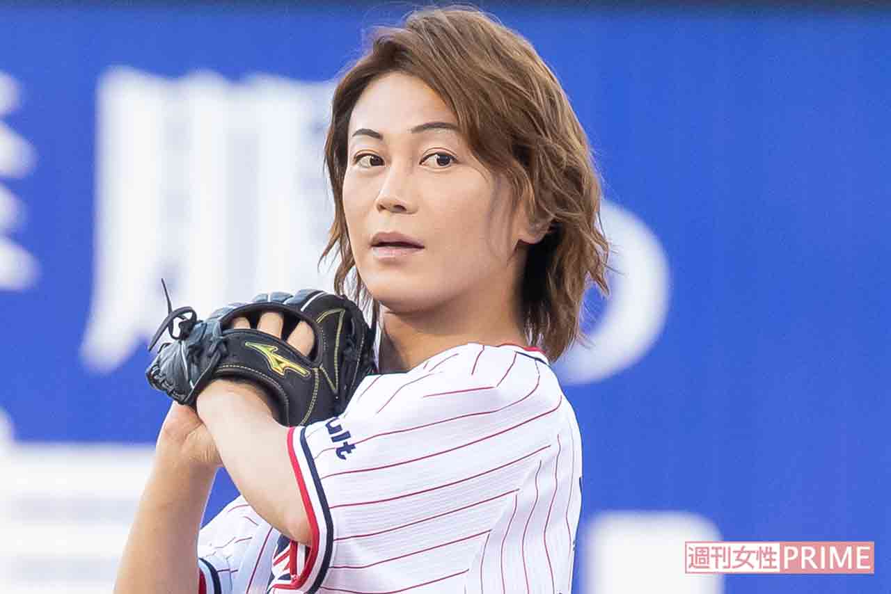 始球式に登場した氷川きよし（'19年8月）