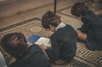 中国を筆頭に海外の富裕層が「イギリスの伝統校」に子息を入れたがる理由、意外な狙いと“真の関係性”