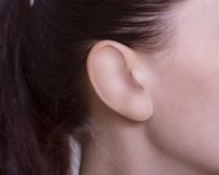 写真週刊誌が掲載した人気女子アナの不倫画像、モザイク処理に異変