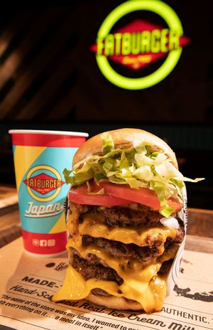 『FATBURGER』のUSキングバーガー　撮影／齋藤周造