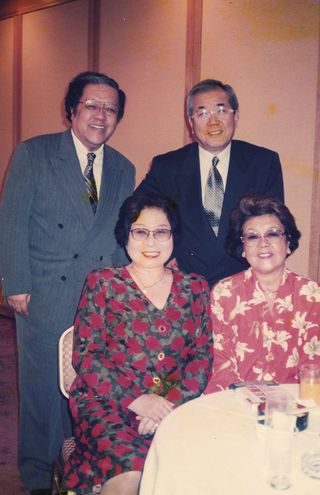 後列が世志と野村さん。前列が浅香光代と沙知代さん。20年ほど前、まだ仲がよかったころに撮影