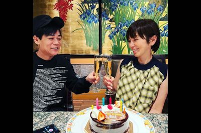 誕生日は家族で迎えたとインスタグラムで投稿した渡辺満里奈さん。夫・名倉潤さんとの仲の良さが感じられる（本人インスタグラムより）