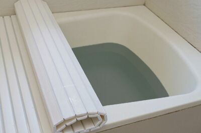 「お風呂のお湯、1年半替えてません！」肌質改善を主張する“マコモ湯”動画に、医師が指摘する「間違い」…