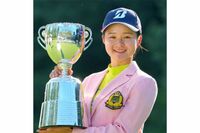 《トリプルボギー不倫》川崎春花が涙の懺悔の一方「社会人としてどうなの」残る2人の女子プロゴルファーは…