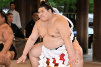 《相撲》工藤静香が大の里横綱昇進パーティーで熱唱もファンなのは「親方とおかみ」記念品はメルカリ転売の…