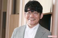飯尾和樹 “大人気おじさん” に！「売れない時代に、いろんなところを見てきた」