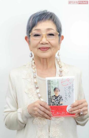 『ピン！として逝くのもいいじゃない　ピン子78歳、最後に残したい言葉』（徳間書店）は好評発売中。芸能界の話から現代を生きる女性へのヒントとなるエピソードがいっぱい　撮影／佐藤靖彦　※写真をクリックするとAmazonの商品ページにジャンプします