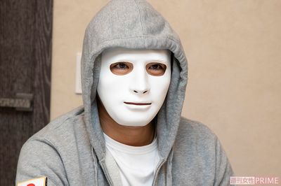 時給日本一のYouTuber・ラファエル、仮面の下に隠されたハートフルな“素顔”