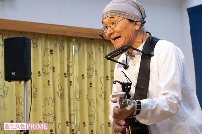 生きる勇気の種を撒き続けて40年、心の隙間に寄り添う「べんさん」のやさしい歌