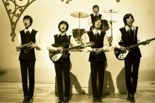 オリジナルメンバーが44年ぶりに再結成（沢田は前列右から2番目）