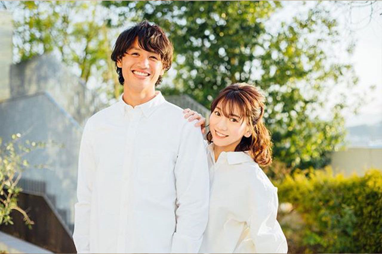 2月15日、高橋裕治と高城亜樹はそれぞれのSNSでツーショットを公開。入籍を報告（インスタグラムより）